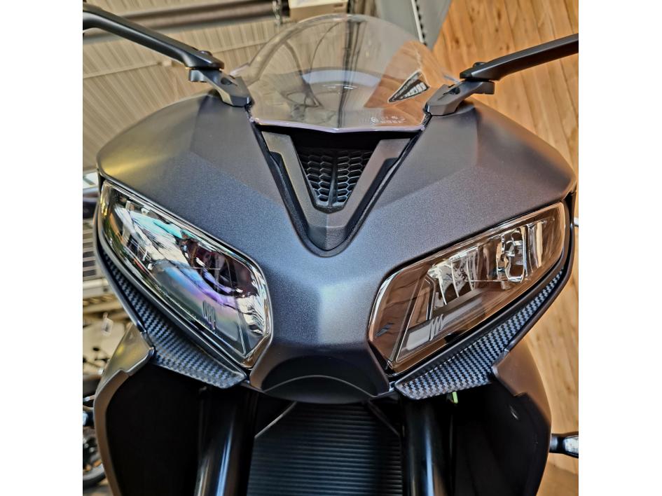 TRIUMPH 	DAYTONA 660