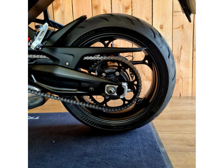 TRIUMPH 	DAYTONA 660