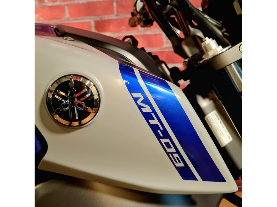 YAMAHA MT-09