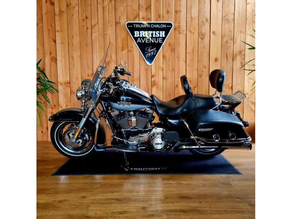 HARLEY-DAVIDSON TOURING ROAD KING 1690 CLASSIC