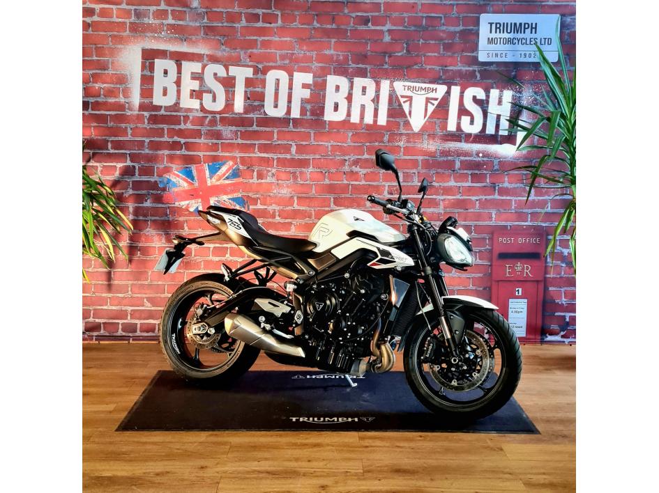 TRIUMPH STREET TRIPLE 765 R