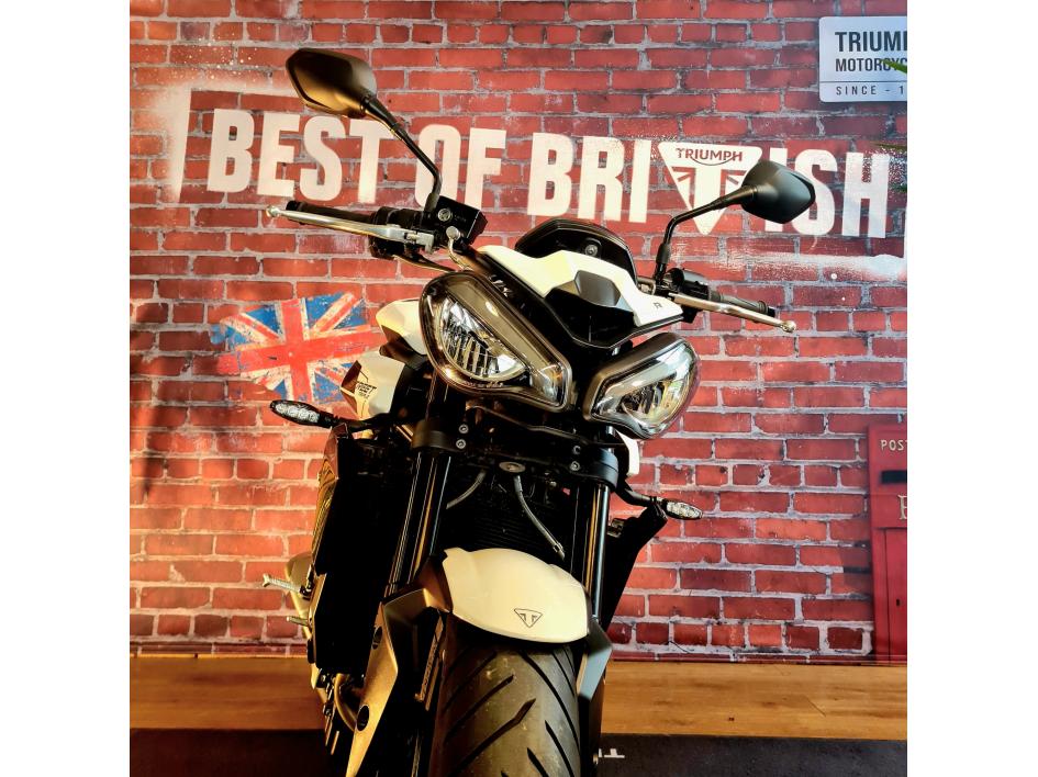 TRIUMPH STREET TRIPLE 765 R