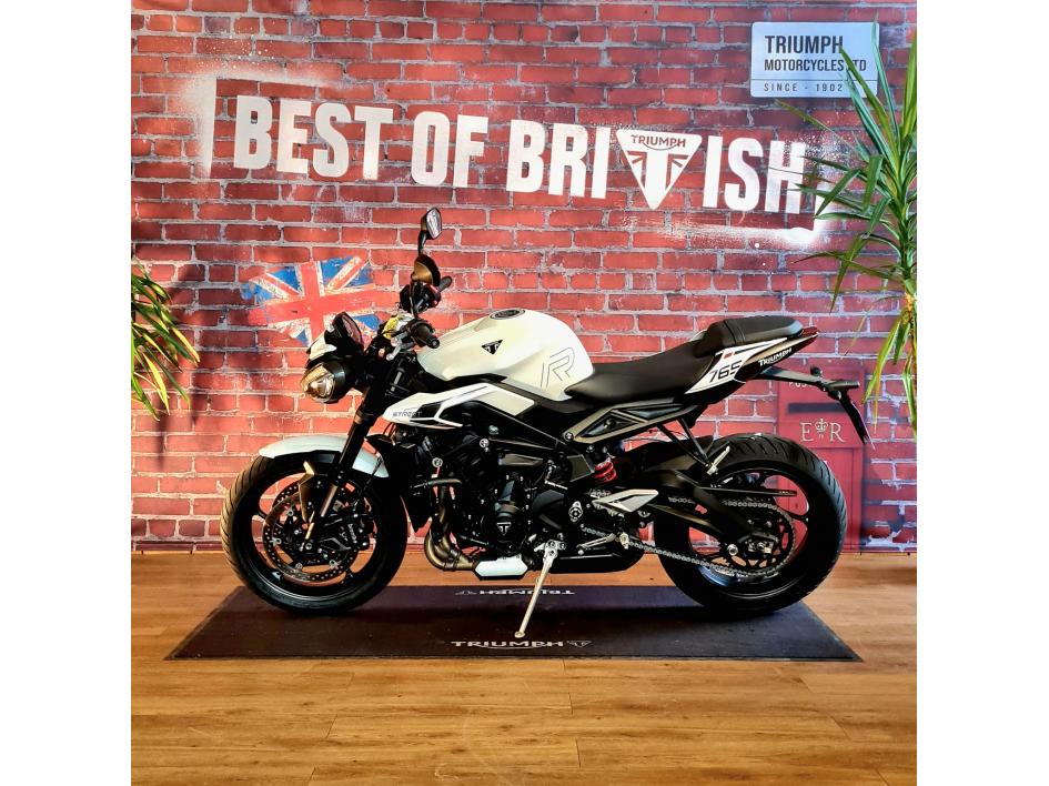 TRIUMPH STREET TRIPLE 765 R