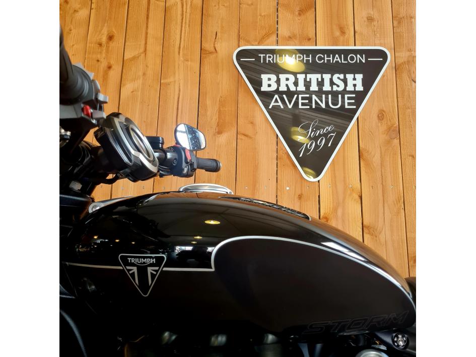 TRIUMPH ROCKET 3 R STORM