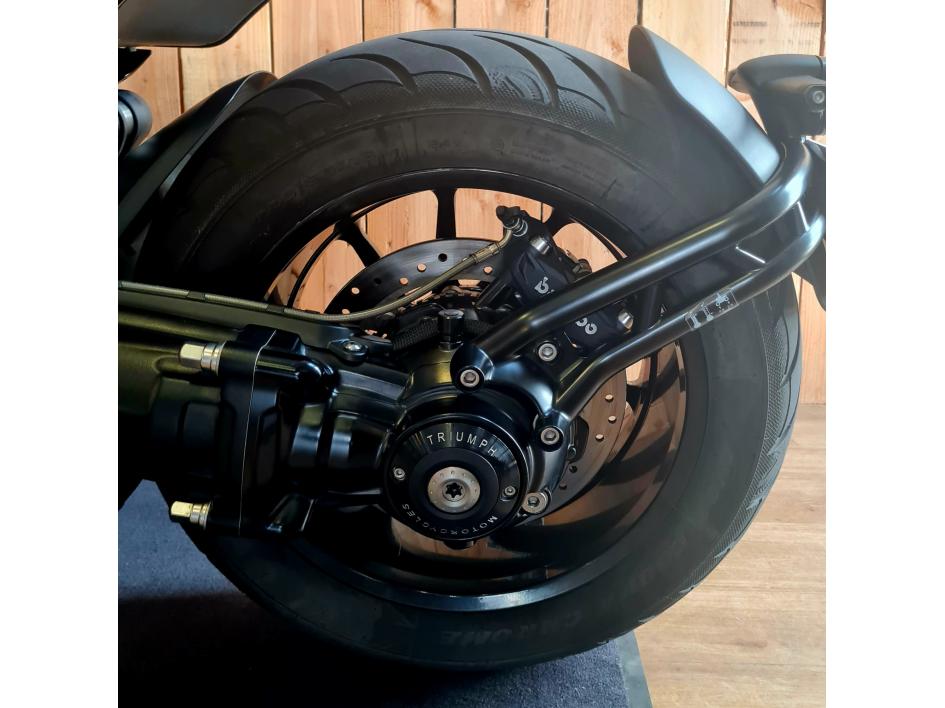 TRIUMPH ROCKET 3 R STORM