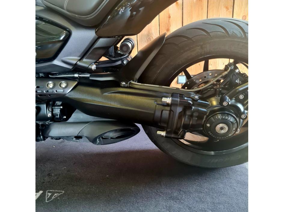 TRIUMPH ROCKET 3 R STORM