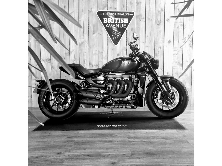 TRIUMPH ROCKET 3 R STORM