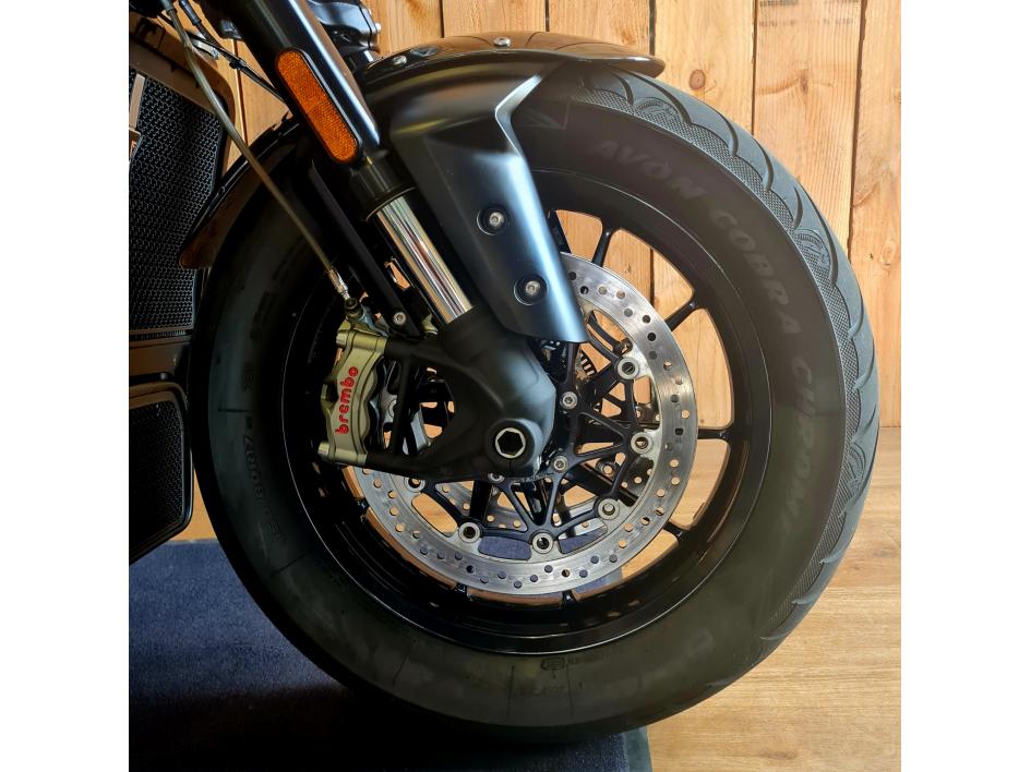 TRIUMPH ROCKET 3 R STORM
