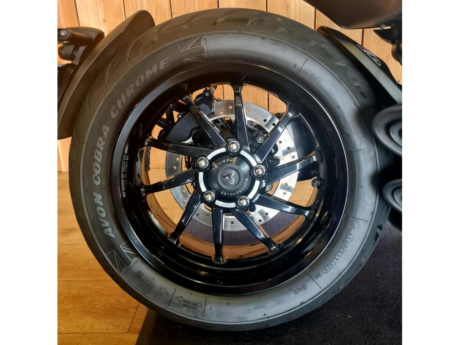TRIUMPH ROCKET 3 R STORM