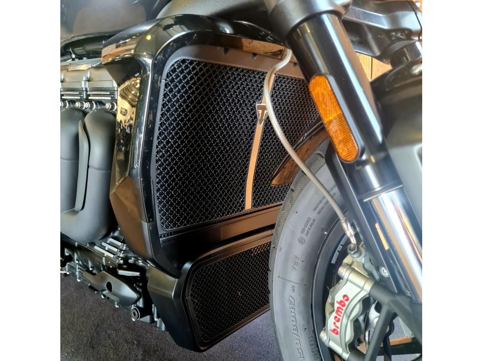 TRIUMPH ROCKET 3 R STORM