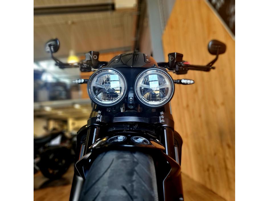 TRIUMPH ROCKET 3 R STORM