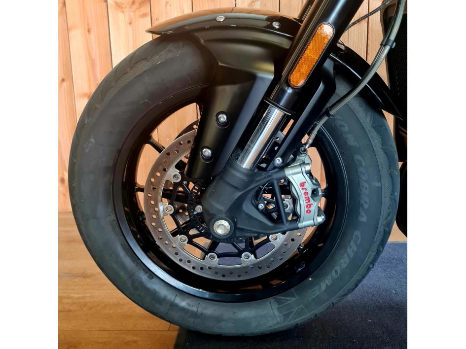 TRIUMPH ROCKET 3 R STORM
