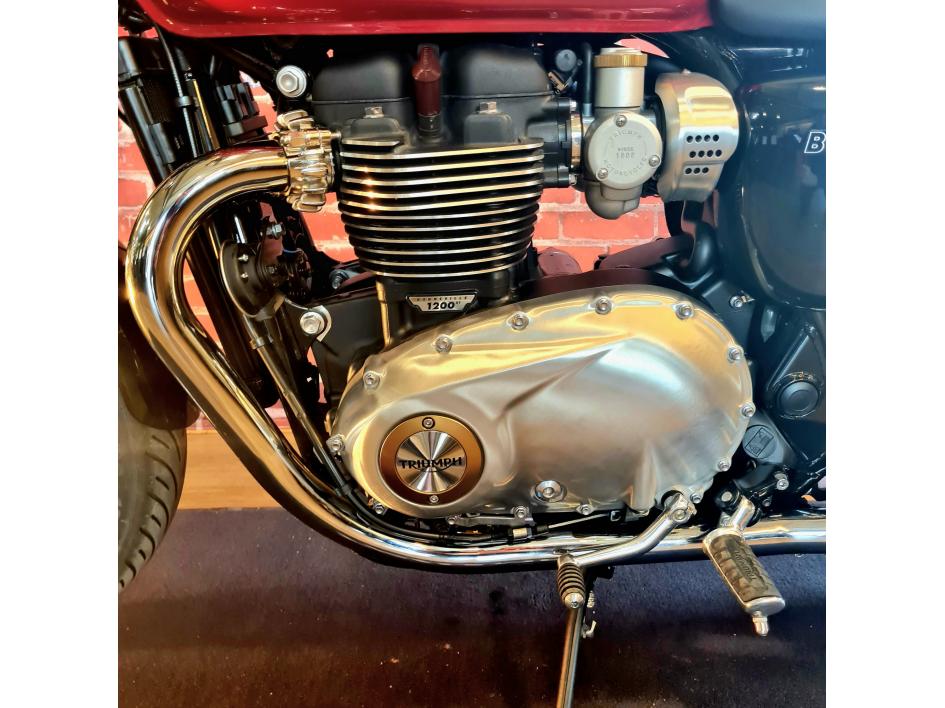 TRIUMPH BONNEVILLE T120