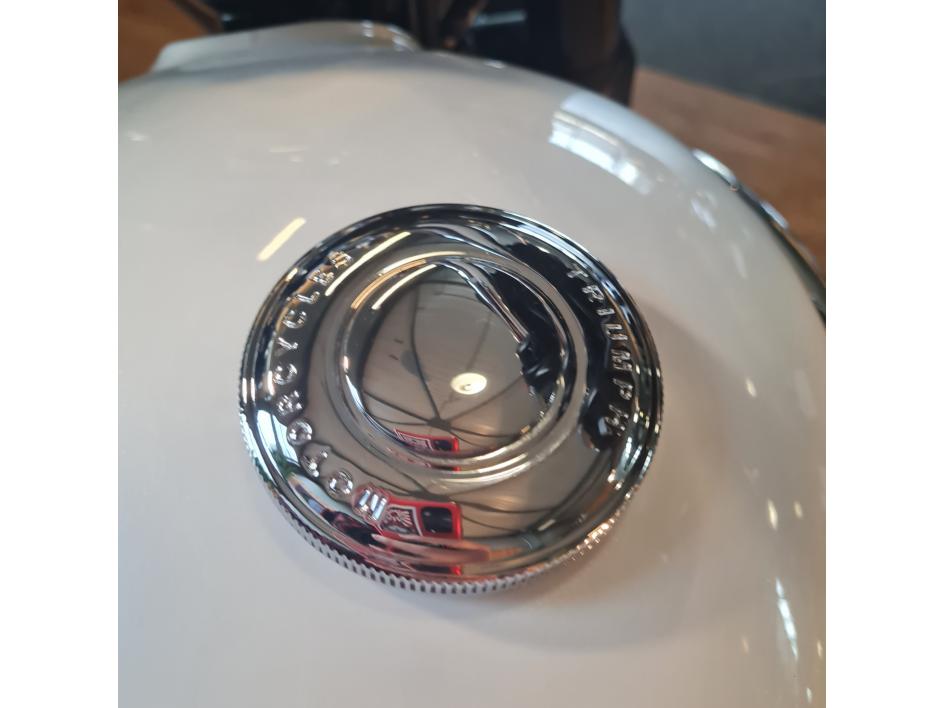 TRIUMPH BONNEVILLE T120