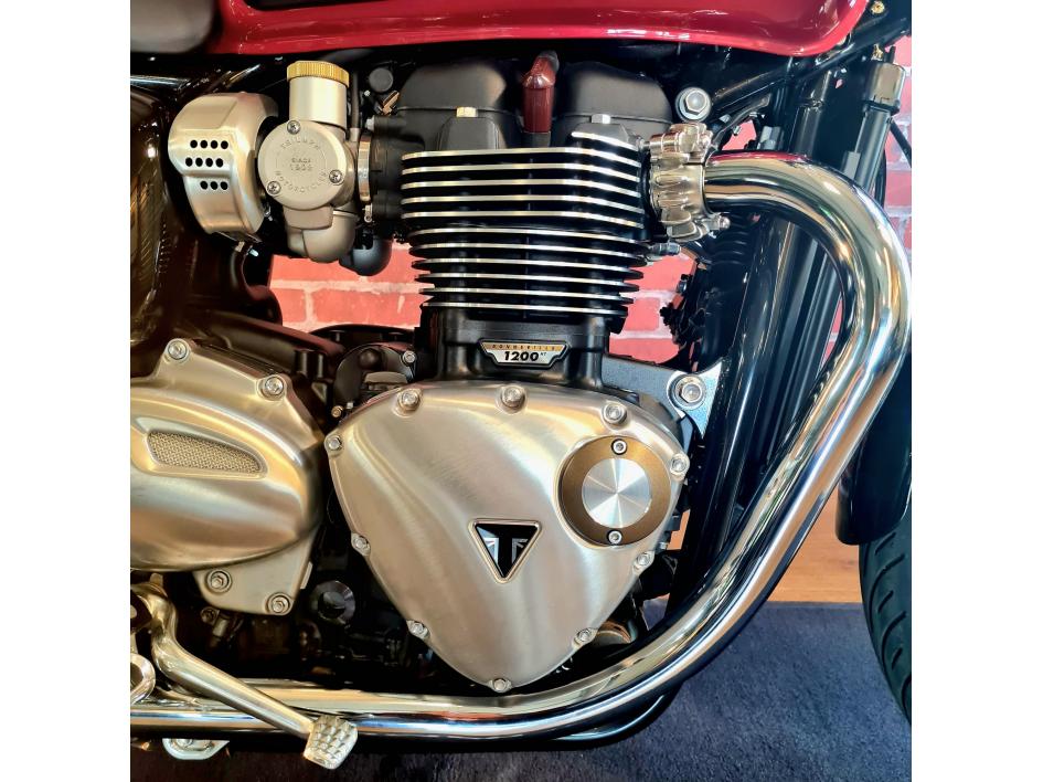 TRIUMPH BONNEVILLE T120