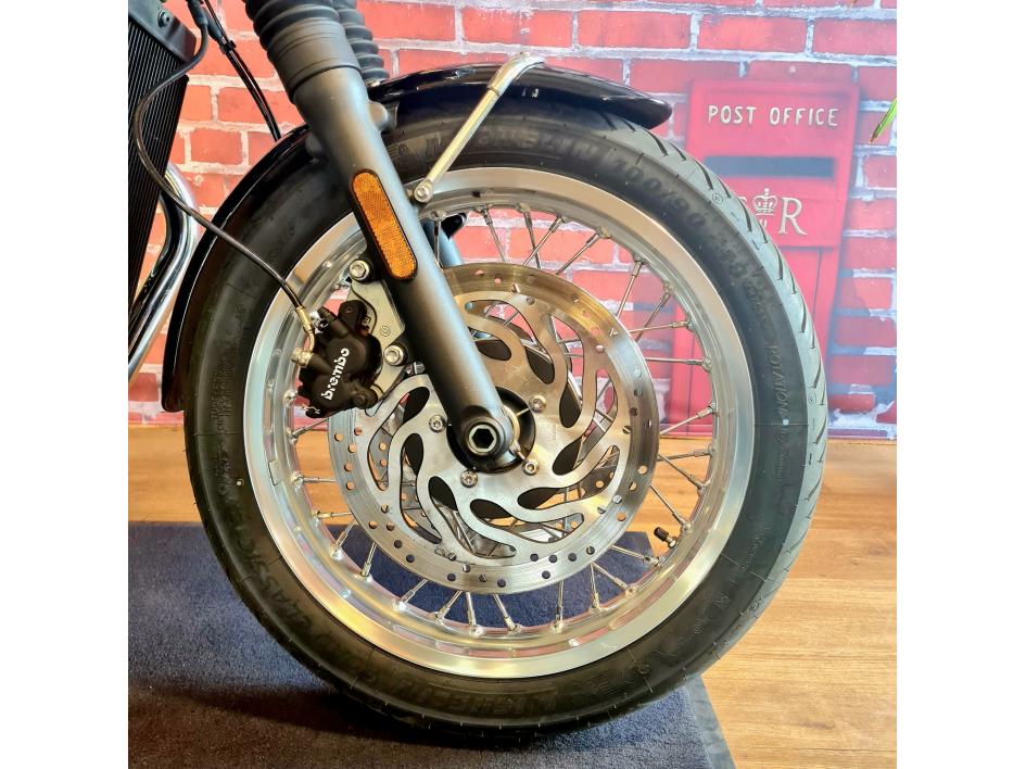 TRIUMPH BONNEVILLE T120