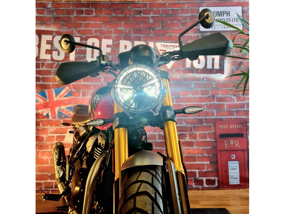 TRIUMPH Scrambler 400 X