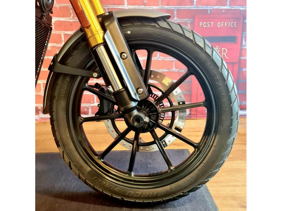 TRIUMPH Scrambler 400 X