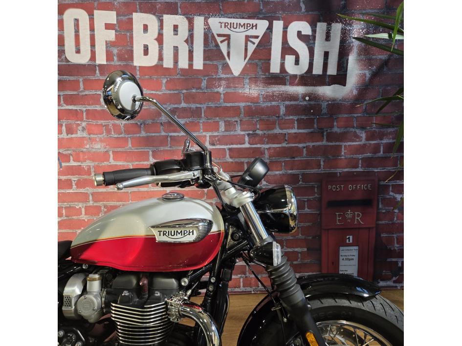 TRIUMPH BONNEVILLE SPEEDMASTER 1200