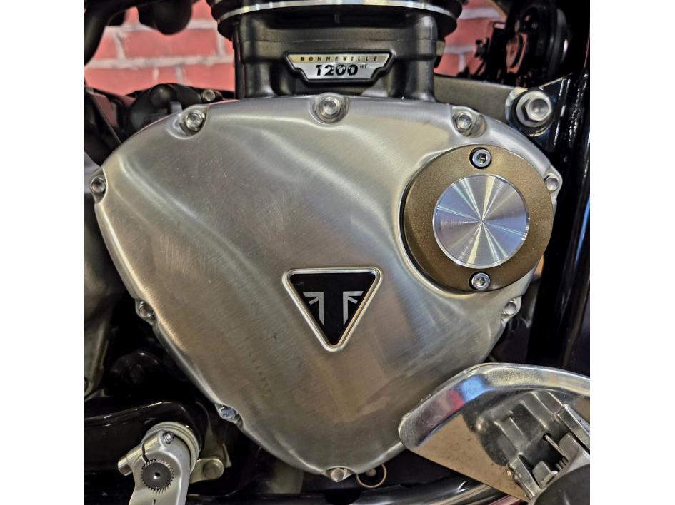 TRIUMPH BONNEVILLE SPEEDMASTER 1200