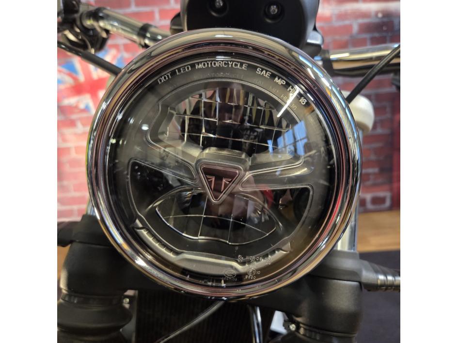 TRIUMPH BONNEVILLE SPEEDMASTER 1200