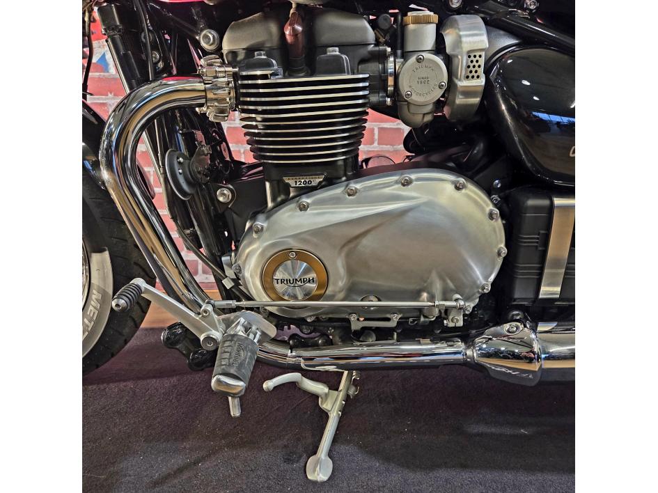 TRIUMPH BONNEVILLE SPEEDMASTER 1200