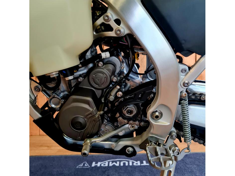 TRIUMPH TF 250-E