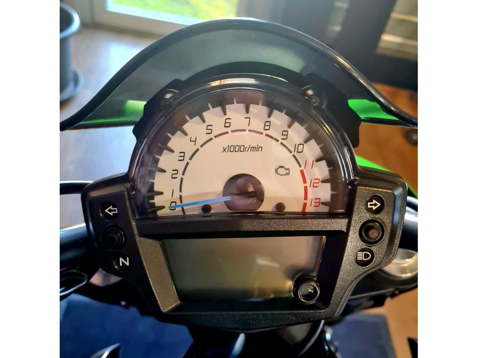 KAWASAKI ER-6 (47.5CV)