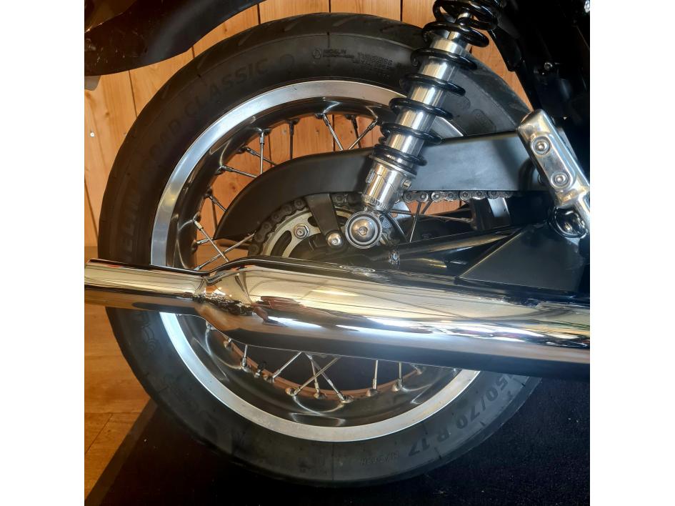TRIUMPH Bonneville T120 Black