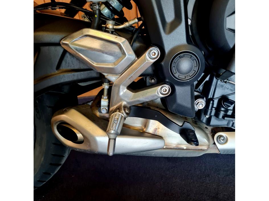 TRIUMPH TRIDENT 660 (A2)