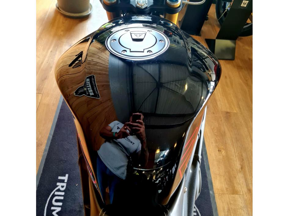 TRIUMPH SPEED TRIPLE 1200 RS