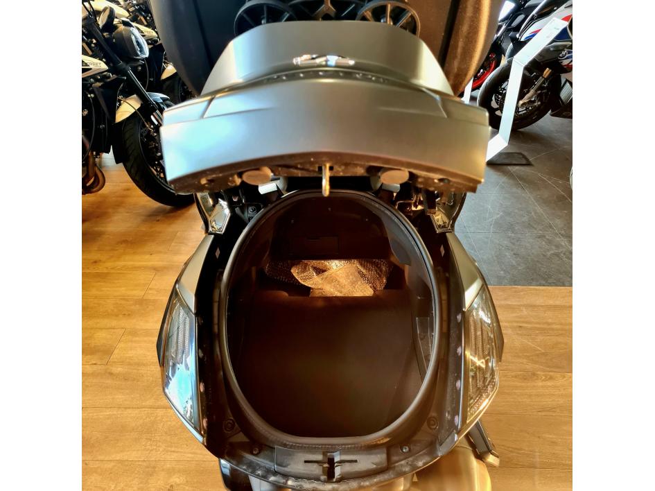 PEUGEOT METROPOLIS 400 GT