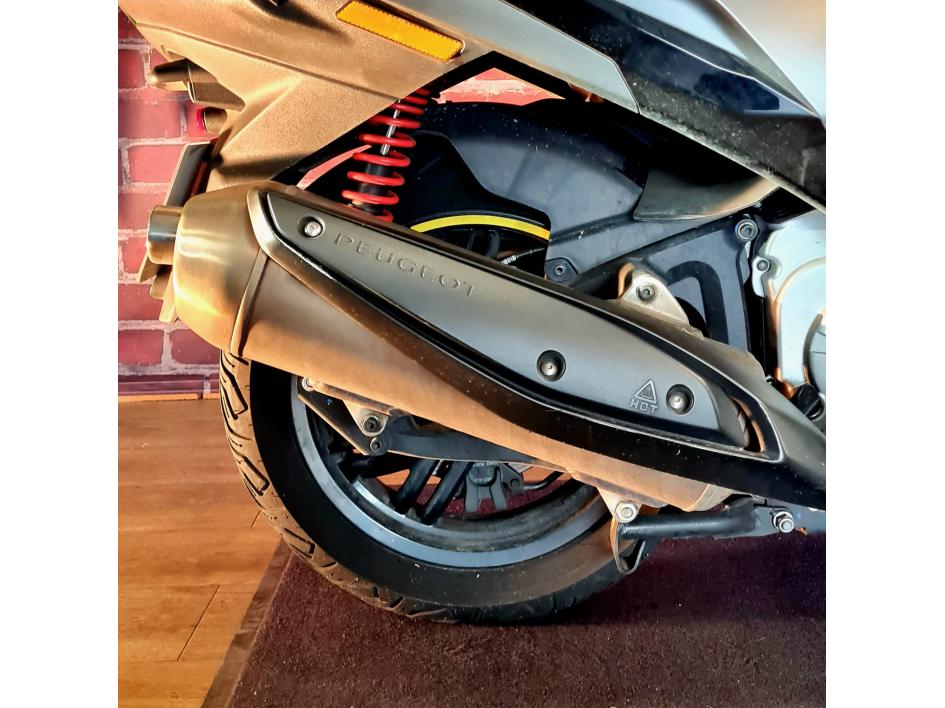 PEUGEOT METROPOLIS 400 GT