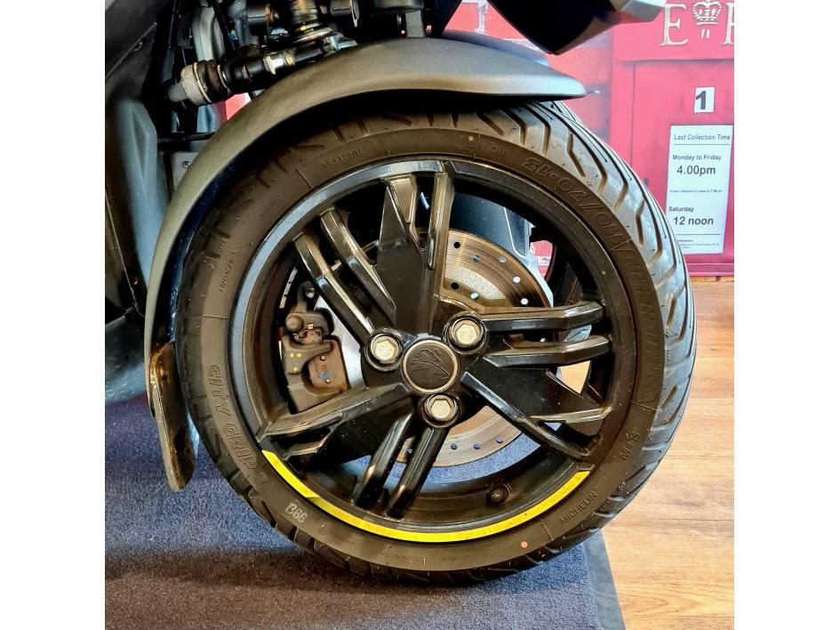 PEUGEOT METROPOLIS 400 GT