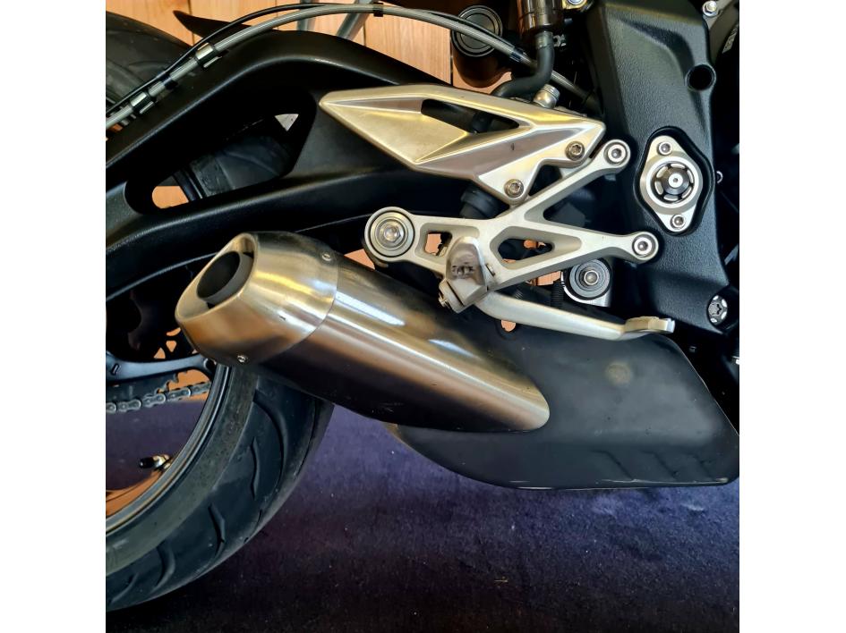 TRIUMPH STREET TRIPLE 765 S 