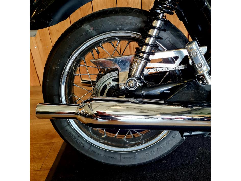 TRIUMPH BONNEVILLE T120