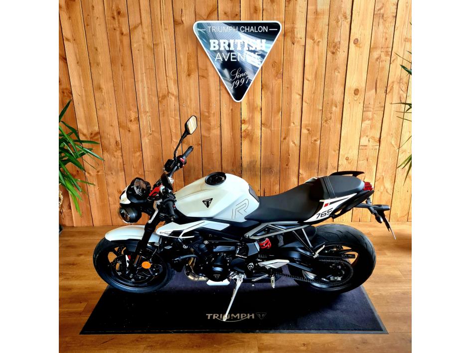 TRIUMPH STREET TRIPLE 765 R
