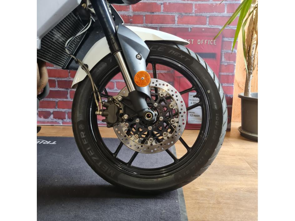 TRIUMPH TIGER 800 XRX