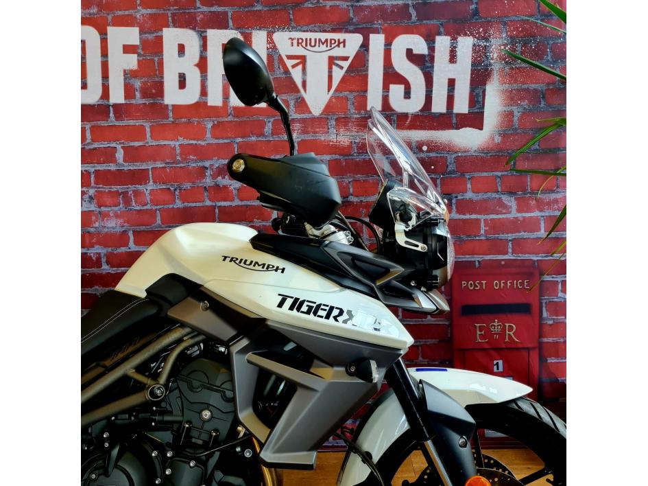 TRIUMPH TIGER 800 XRX