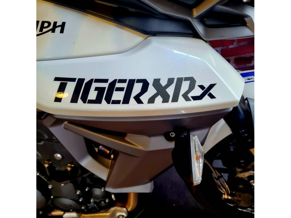 TRIUMPH TIGER 800 XRX