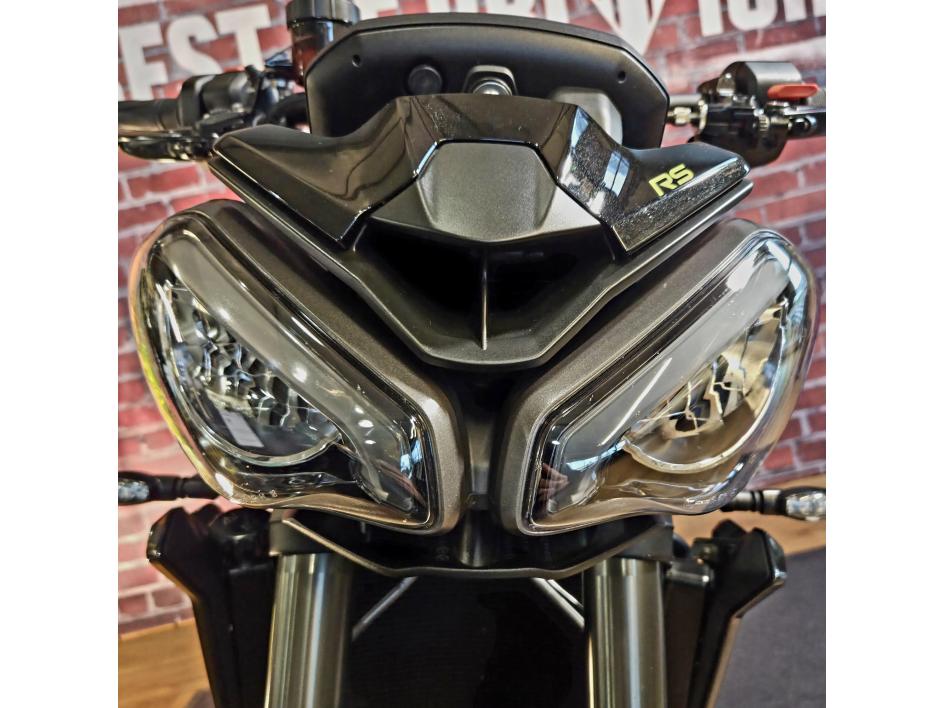 TRIUMPH STREET TRIPLE 765 RS