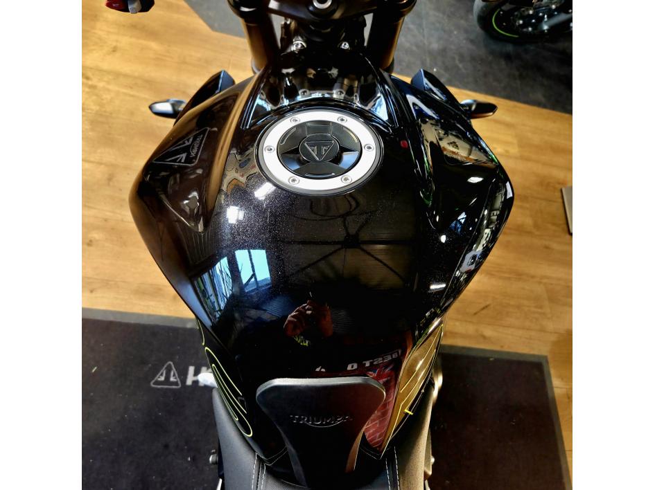TRIUMPH STREET TRIPLE 765 RS