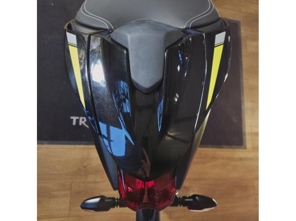 TRIUMPH STREET TRIPLE 765 RS