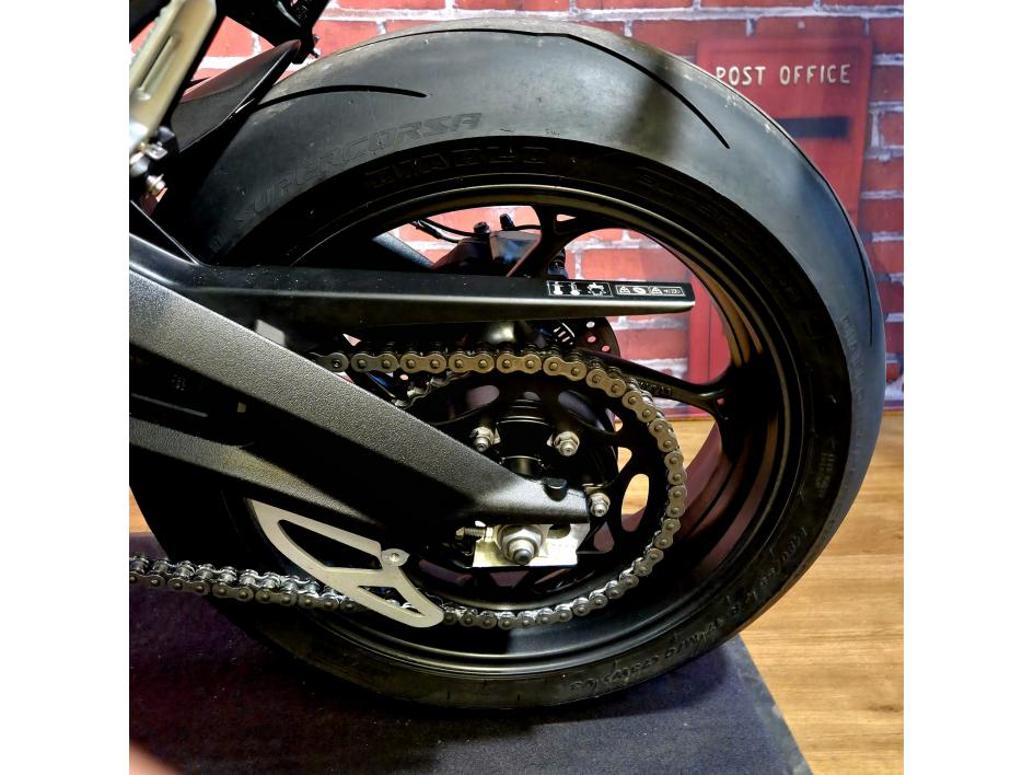 TRIUMPH STREET TRIPLE 765 RS