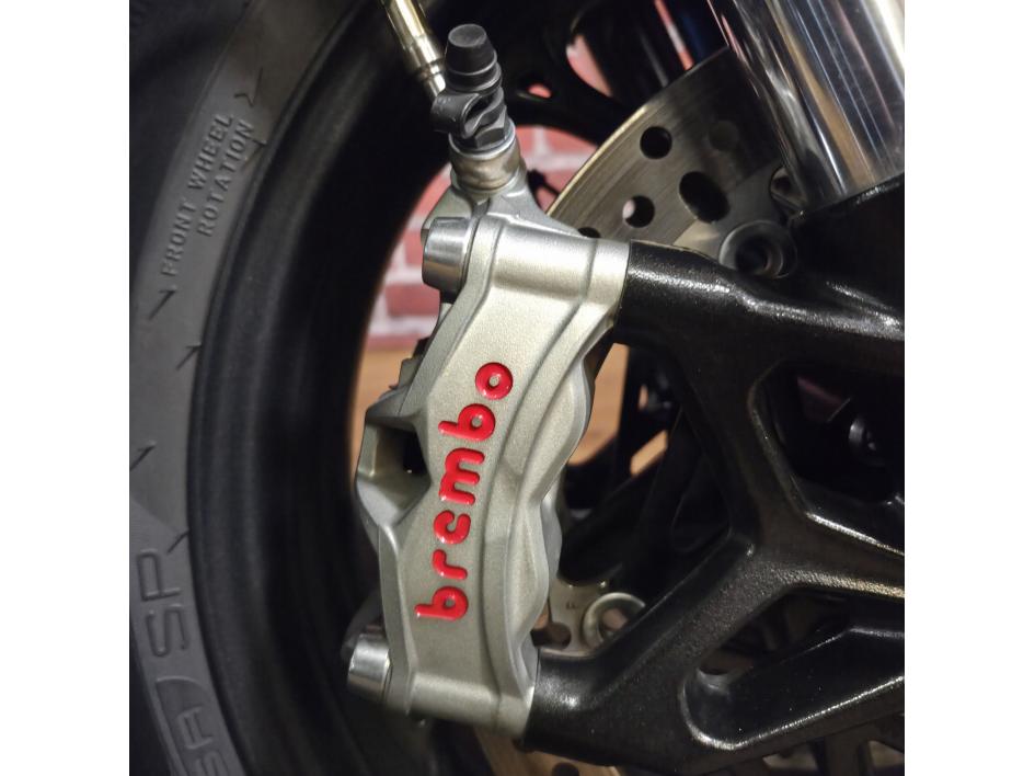 TRIUMPH STREET TRIPLE 765 RS