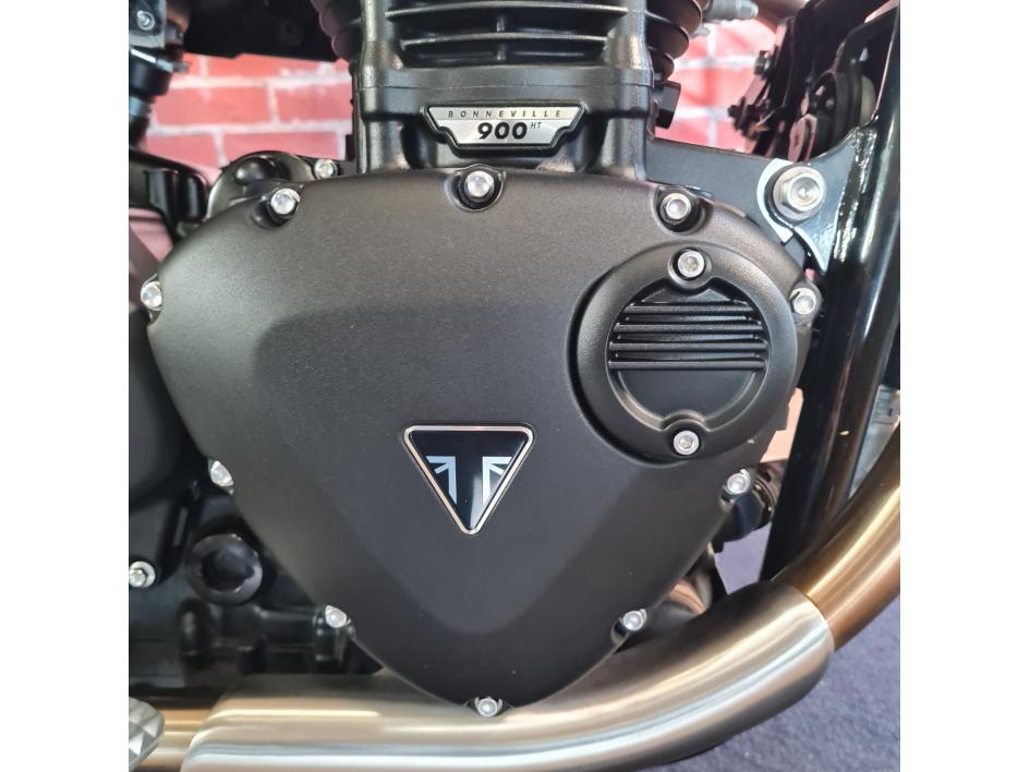 TRIUMPH SPEED TWIN 900