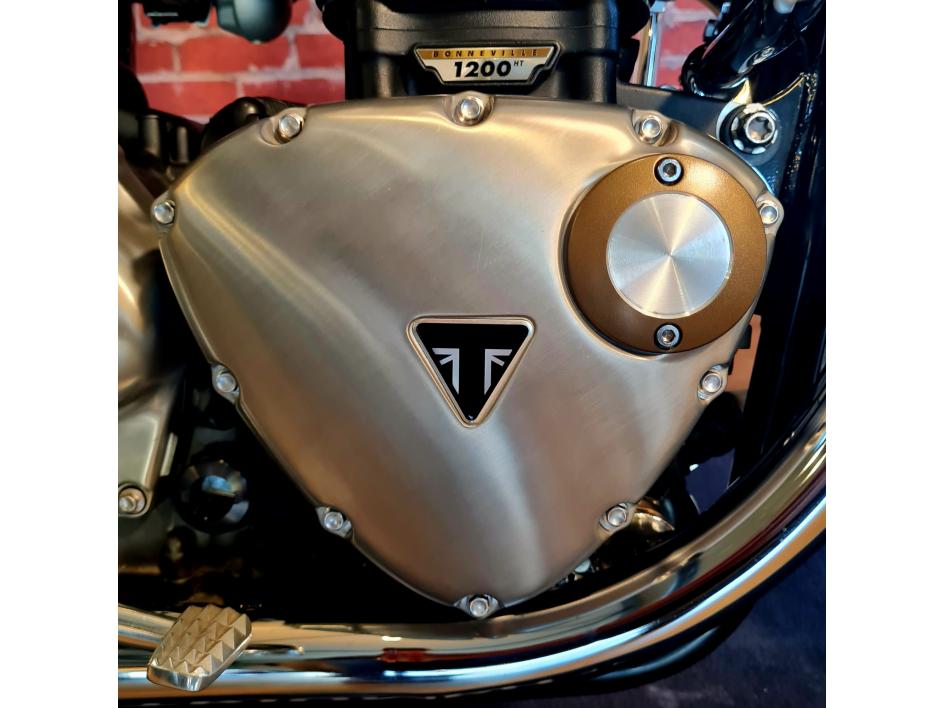 TRIUMPH BONNEVILLE T120