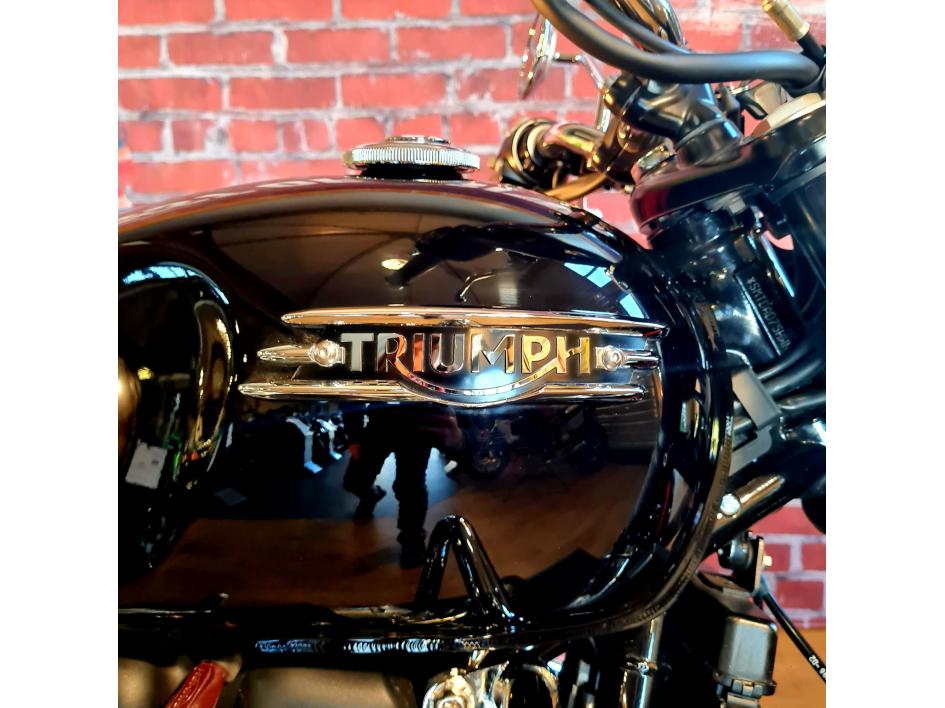 TRIUMPH BONNEVILLE T120