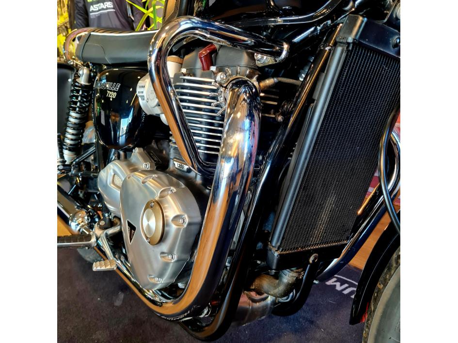 TRIUMPH BONNEVILLE T120