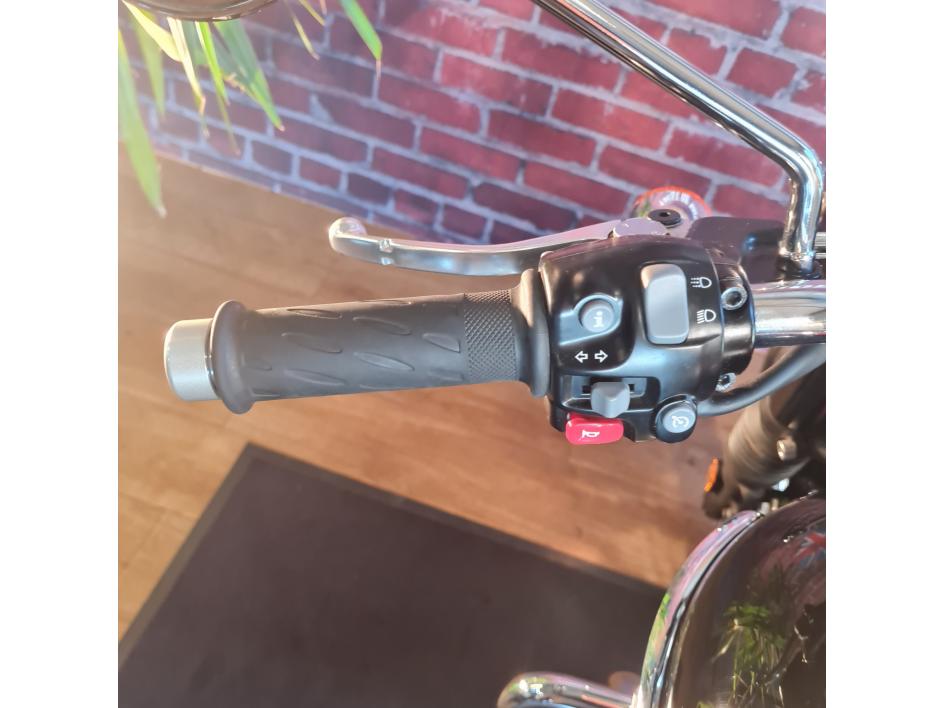 TRIUMPH BONNEVILLE T120